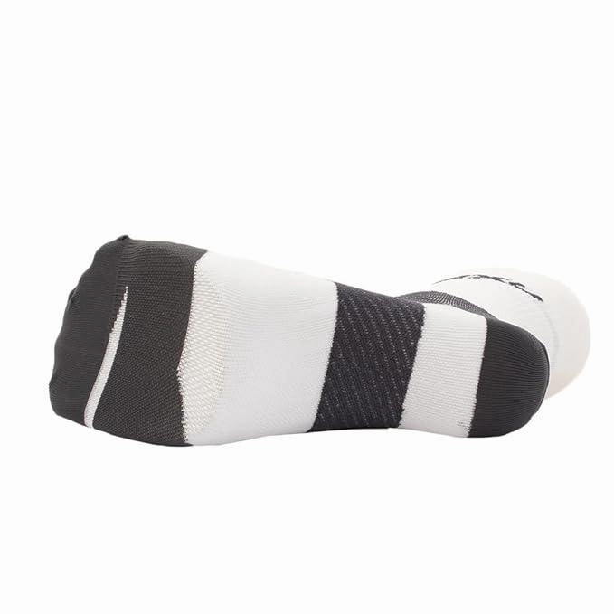 2XU Vectr Ultralight Crew Unisex Running Socks (White/Grey)
