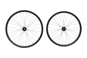Bontrager Line 30 Carbon 27.5"/29" Tubeless Wheelset