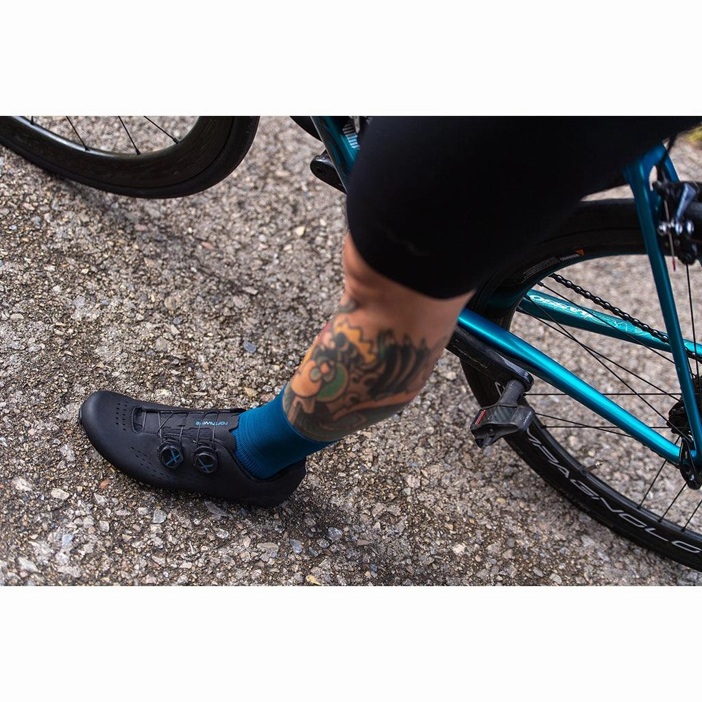 Northwave Revolution 3 Road Cycling Shoes (Black/Iridescent)
