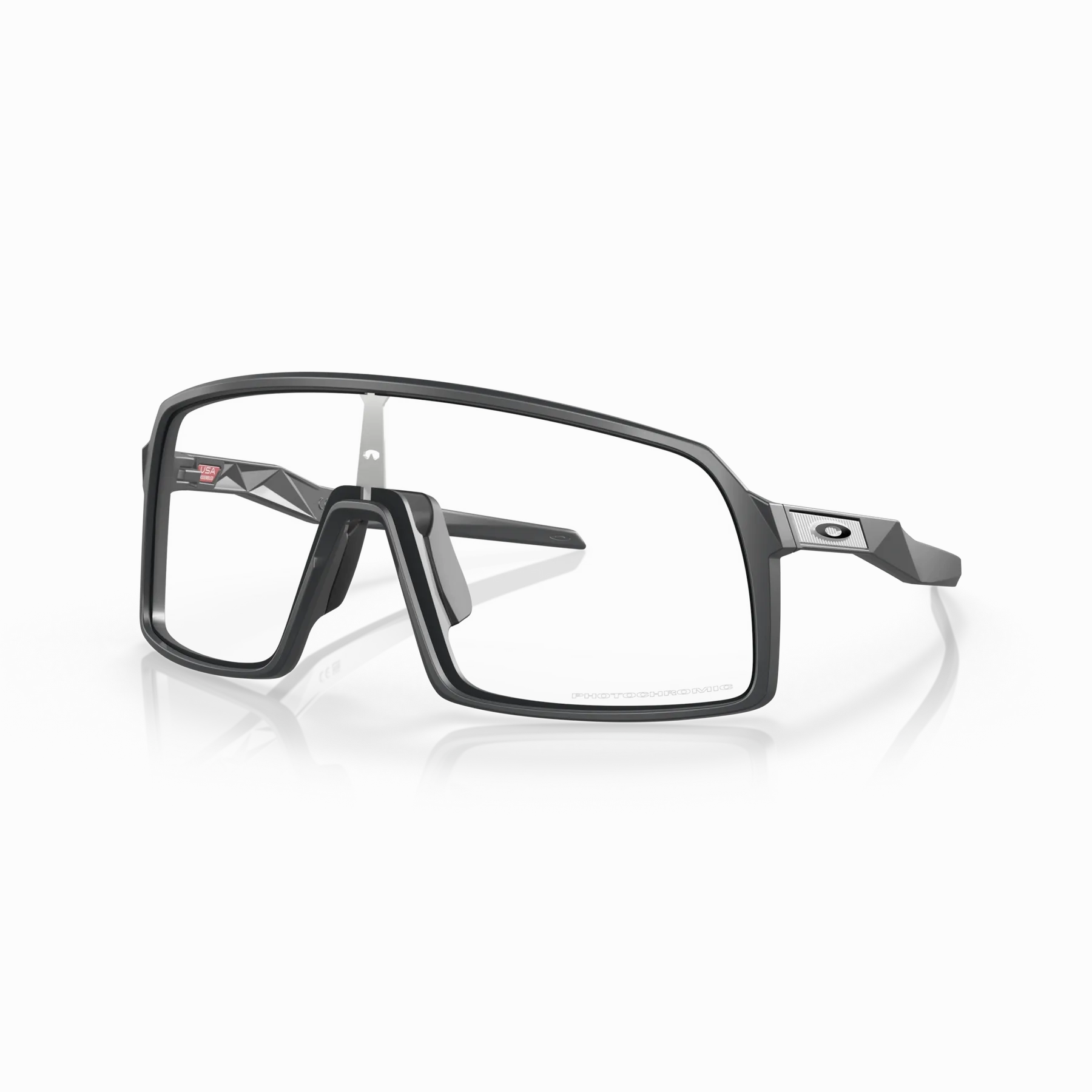 Oakley Sutro Sport Sunglasses (Clear To Black Iridium Photochromic/Matte Carbon)