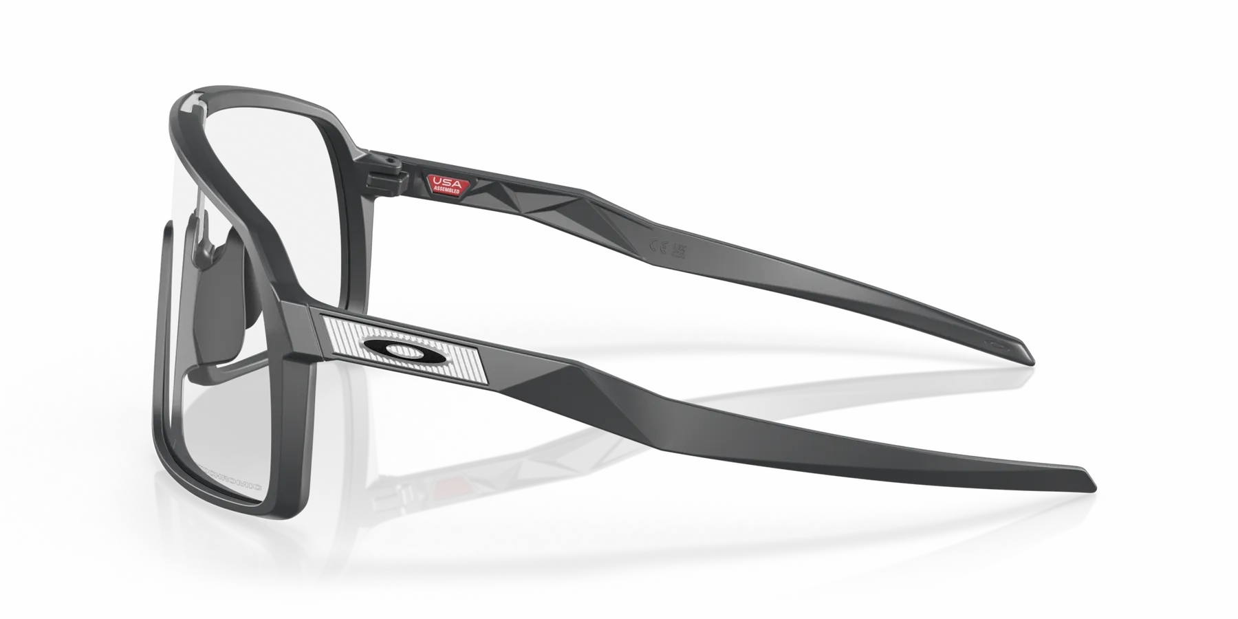 Oakley Sutro Sport Sunglasses (Clear To Black Iridium Photochromic/Matte Carbon)