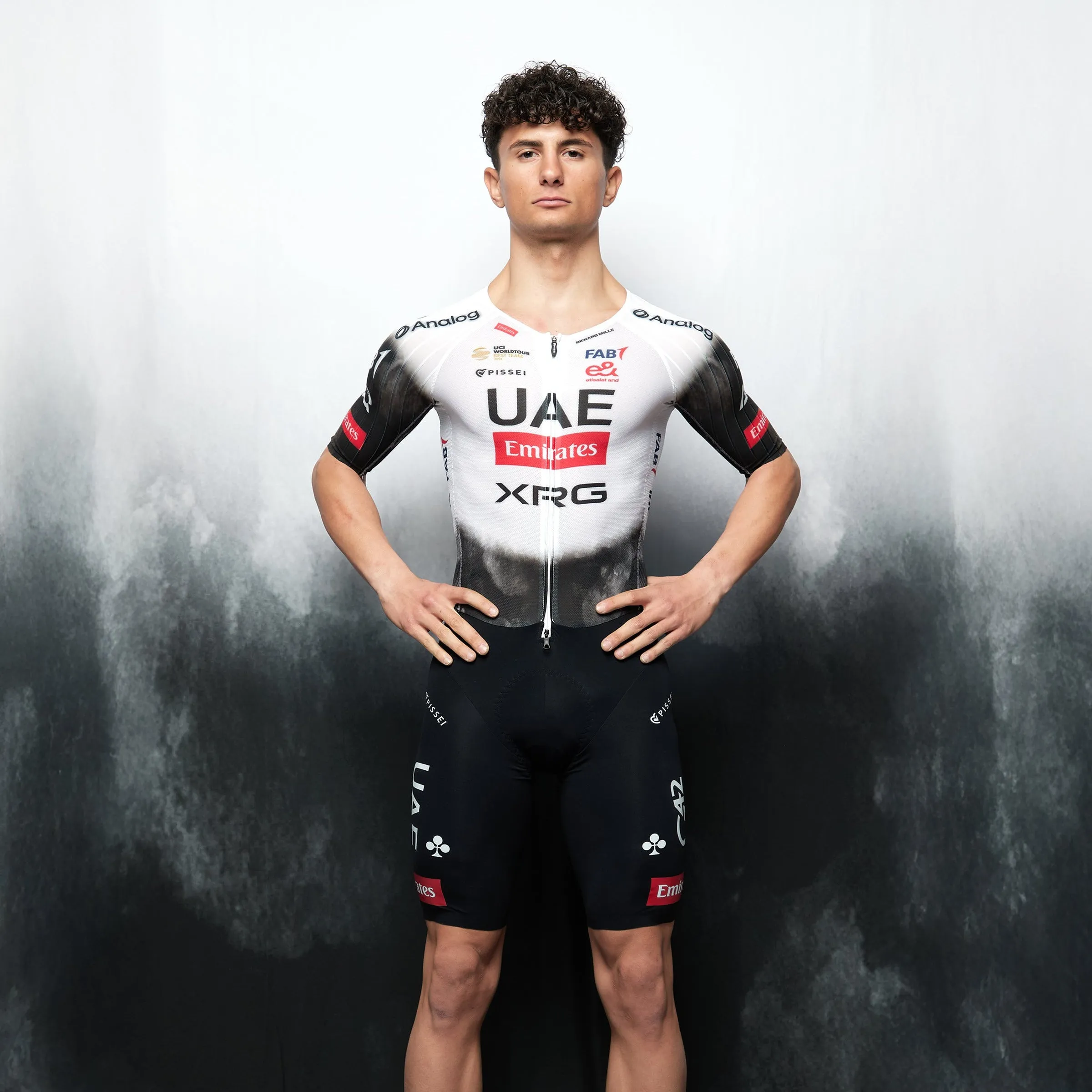UAE Team Emirates 2025 Hybrid Pissei skinsuit